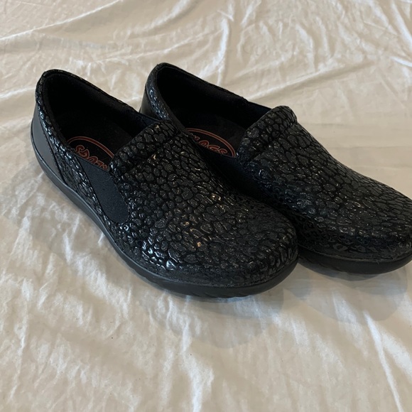 Klogs • black slip on - Picture 1 of 11